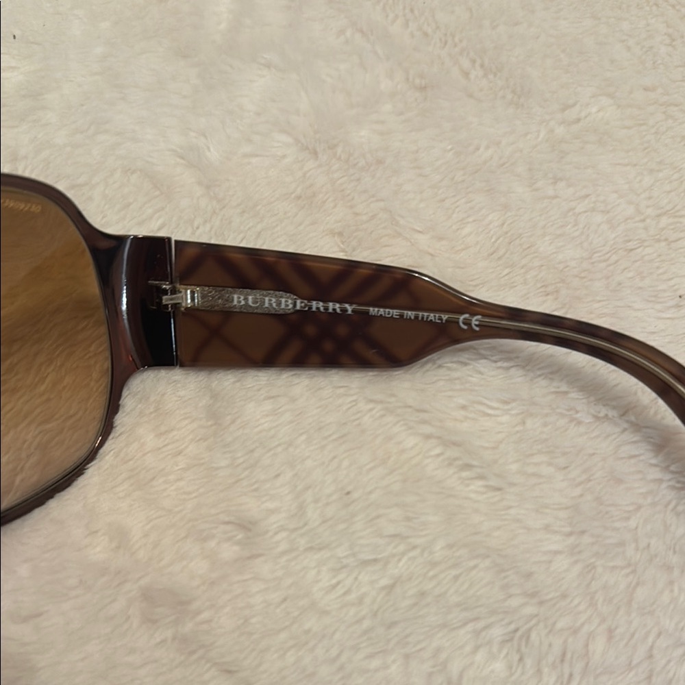 Vintage Authentic Burberry Gradient Oversized Sun… - image 5